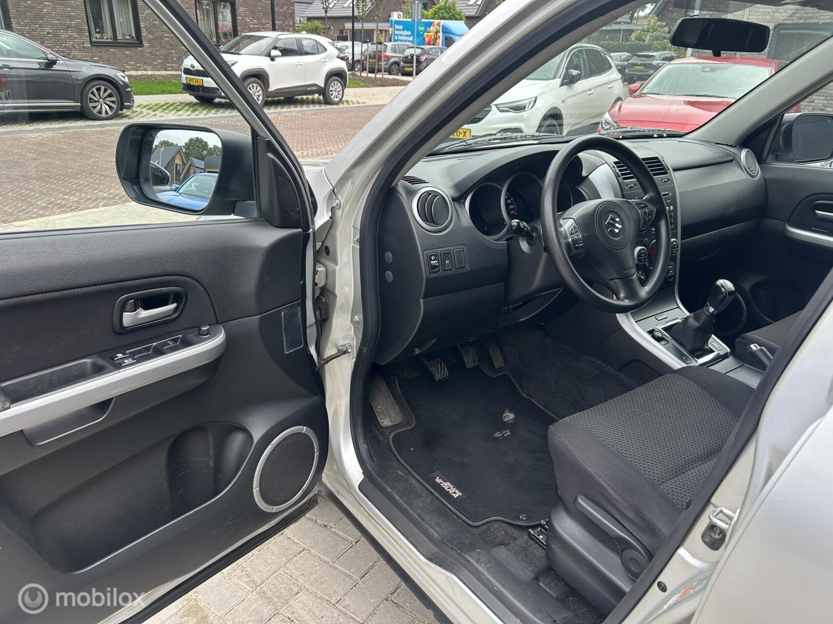 Foto 10 van Suzuki Grand Vitara 2.0-16V Exclusive
