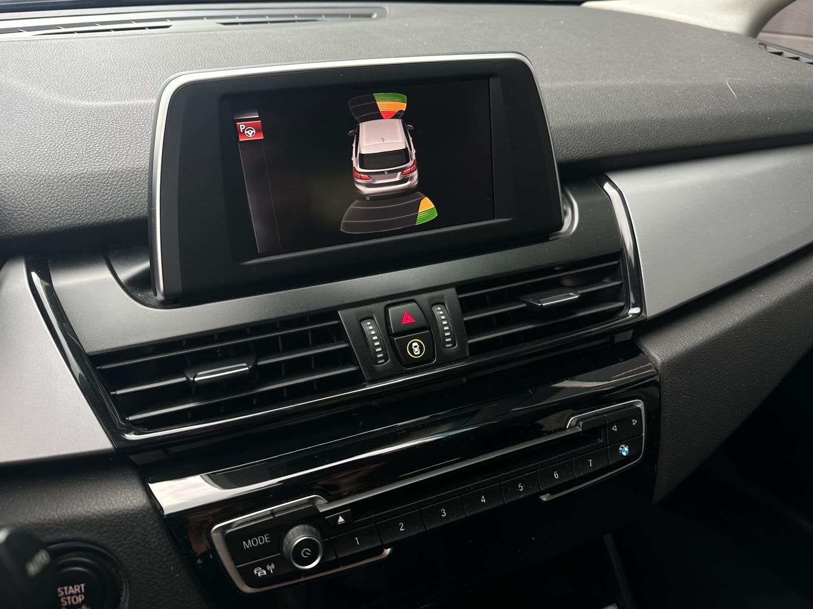 Foto 15 van BMW 2 Serie Active Tourer 218i Essential Automaat, Bluetooth