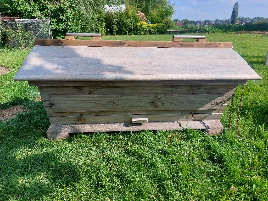 Twee mooie toplatten bijenkasten en achtramer, Dieren en Toebehoren, Bijen