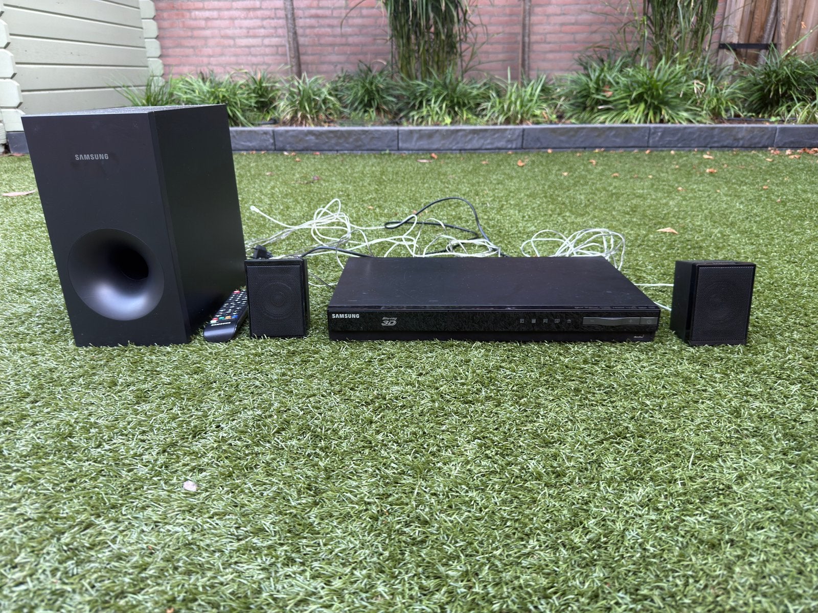 Samsung HT-H4200R 2.1 3D Blu-ray home cinema set, Audio, Tv en Foto, Home Cinema-sets, Blu-ray-speler, 70 watt of meer, Zo goed als nieuw