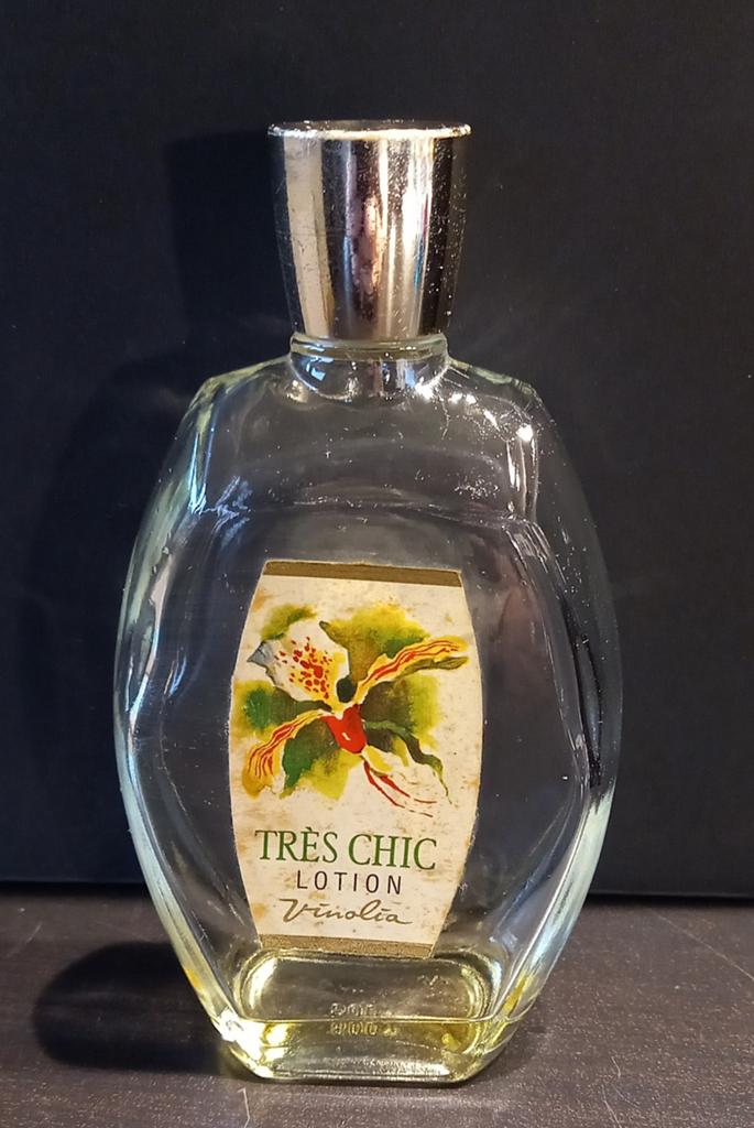 Tres Chic Lotion Vinolia, Ophalen of Verzenden, Gebruikt, Parfumfles