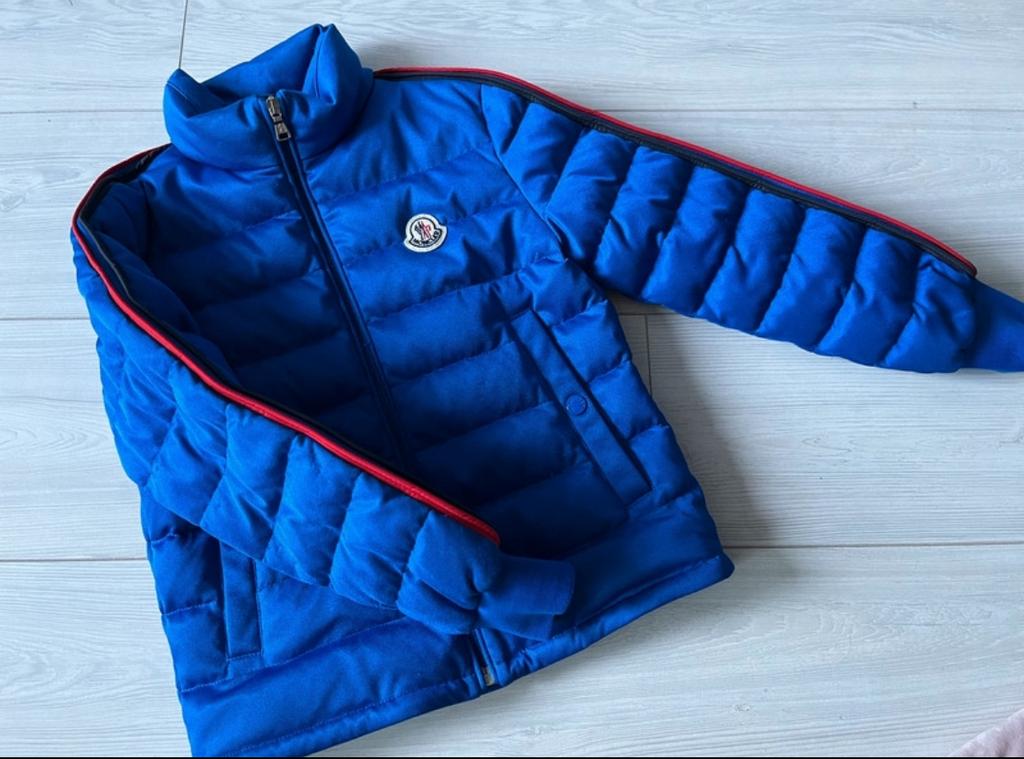 Moncler jas mt 10jaar/140 nieuw, Kinderen en Baby's, Ophalen of Verzenden, Zo goed als nieuw, Jongen, Jas