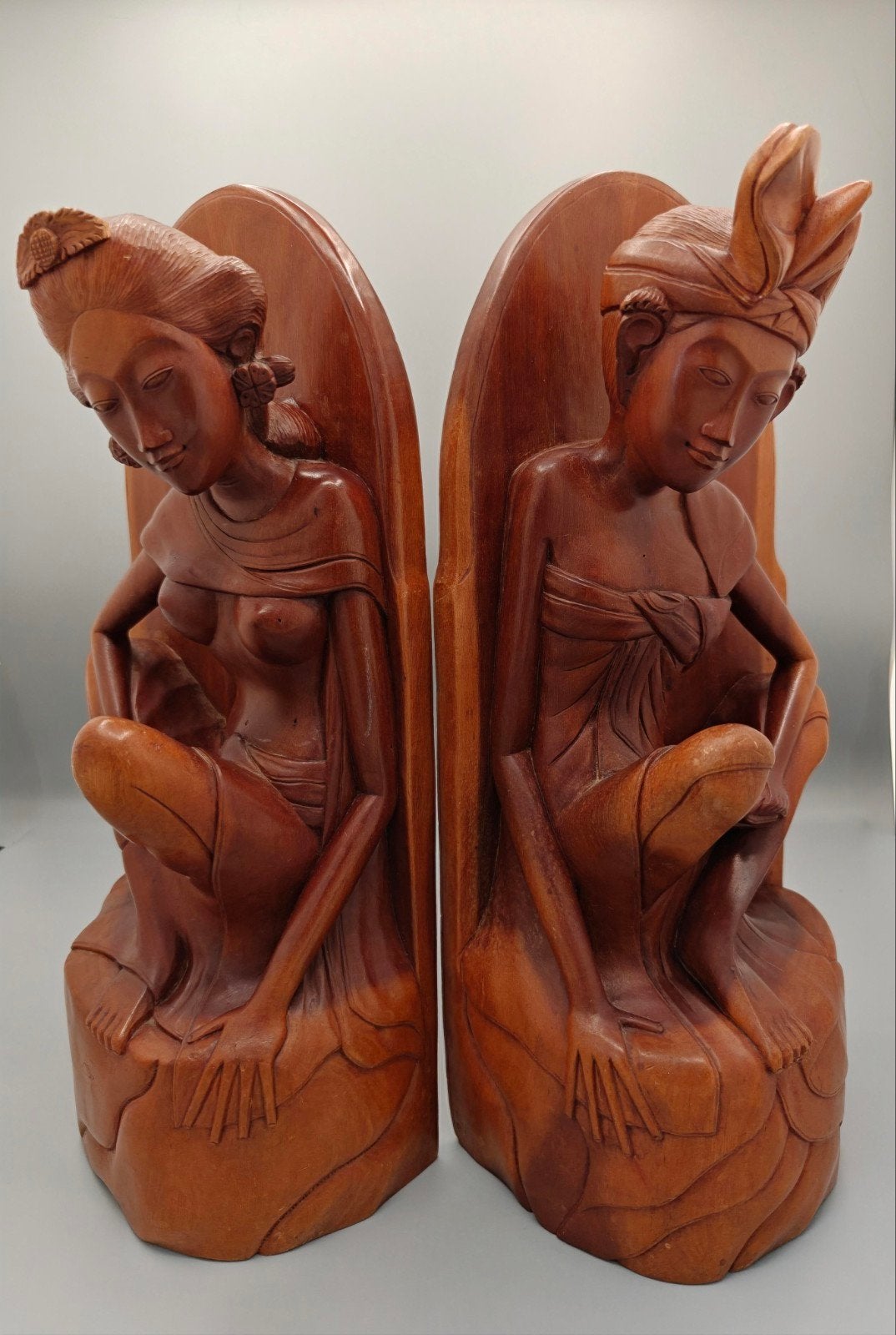 Balinese houten beelden - Boekensteunen Indonesië, Antiek en Kunst, Kunst | Niet-Westerse kunst, Hout, Bruin, Ophalen of Verzenden