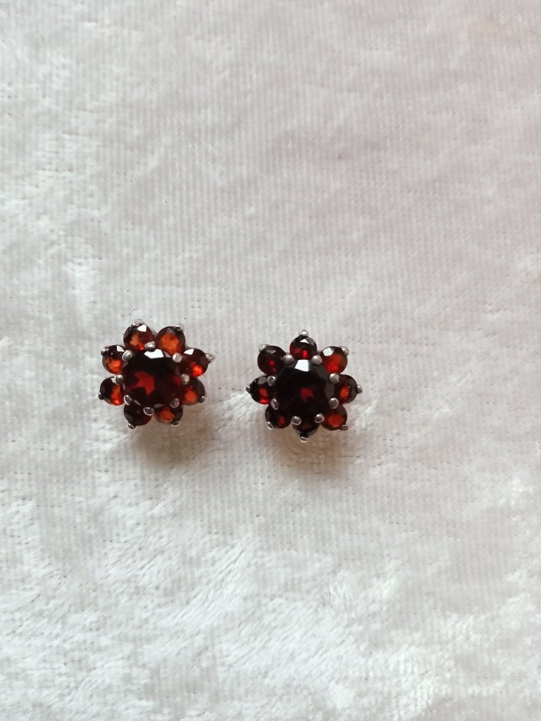 Mooie Fijne Zilveren Oorstekertjes met Granaatjes, Sieraden, Tassen en Uiterlijk, Verzenden, Zilver, Oorbellen, Met edelsteen