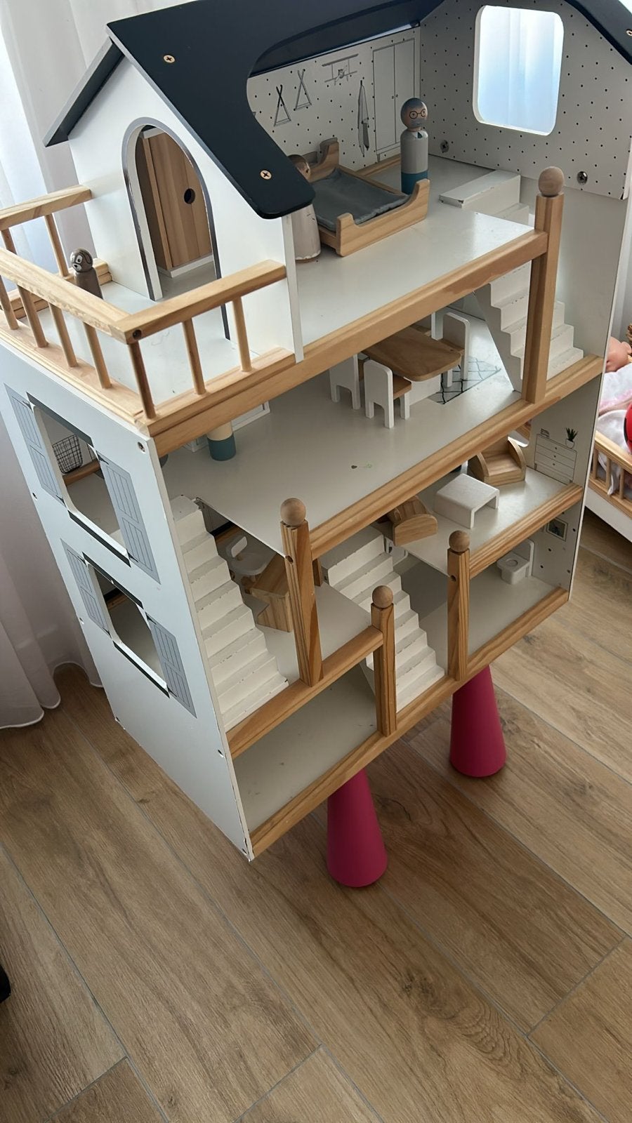 Petit Emily Poppenhuis met extra poppen, Ophalen, Gebruikt, Poppenhuis