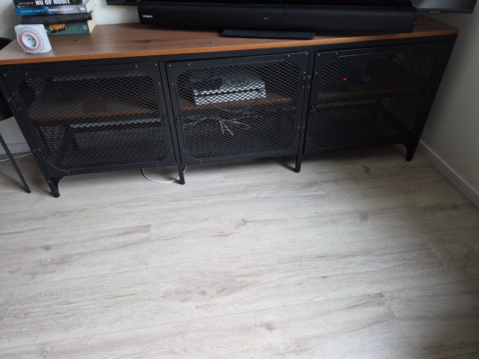 TV meubel Ikea, moet deze week weg!, Gebruikt, 150 tot 200 cm, Minder dan 100 cm, Industrieel