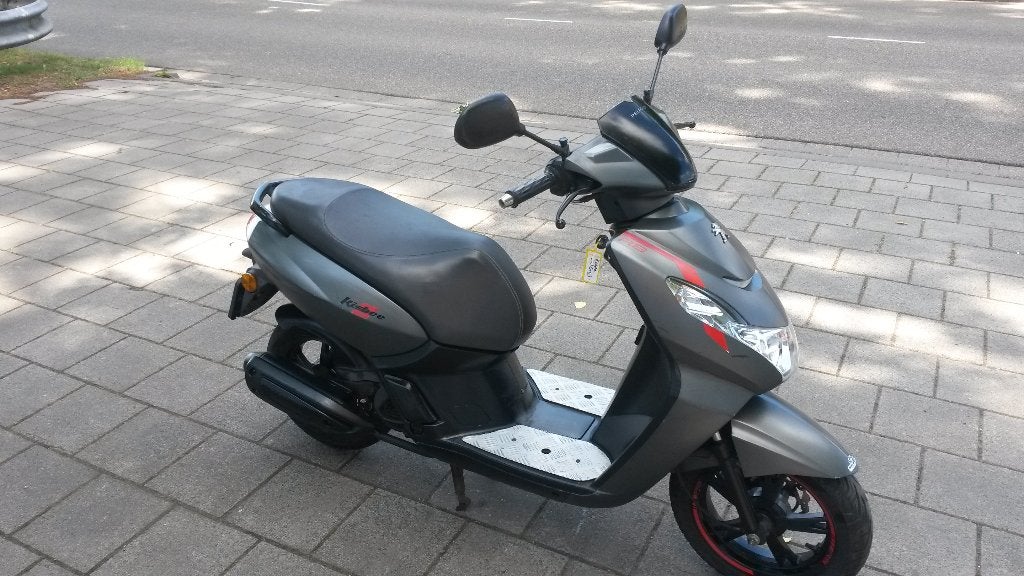 peugeot kisbee 2016, geel kenteken, inruil mogelijk, Fietsen en Brommers, Overige modellen, Ophalen of Verzenden, Zo goed als nieuw