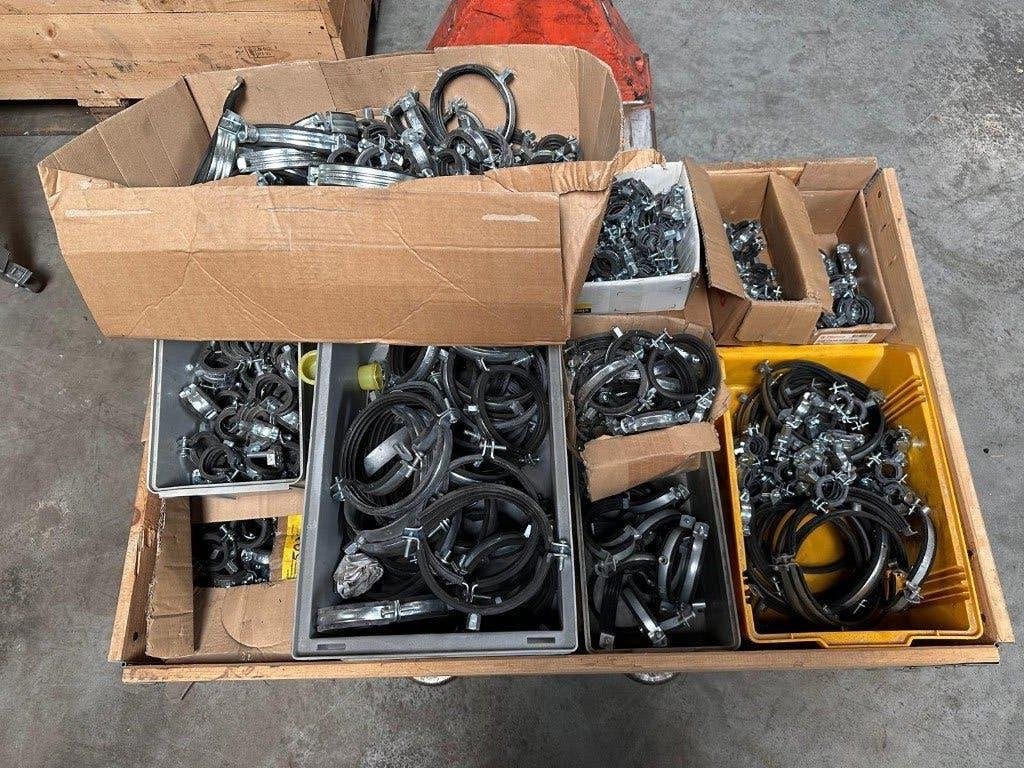 Partij buisklemmen, Ophalen, Gebruikt, 50 tot 100 mm
