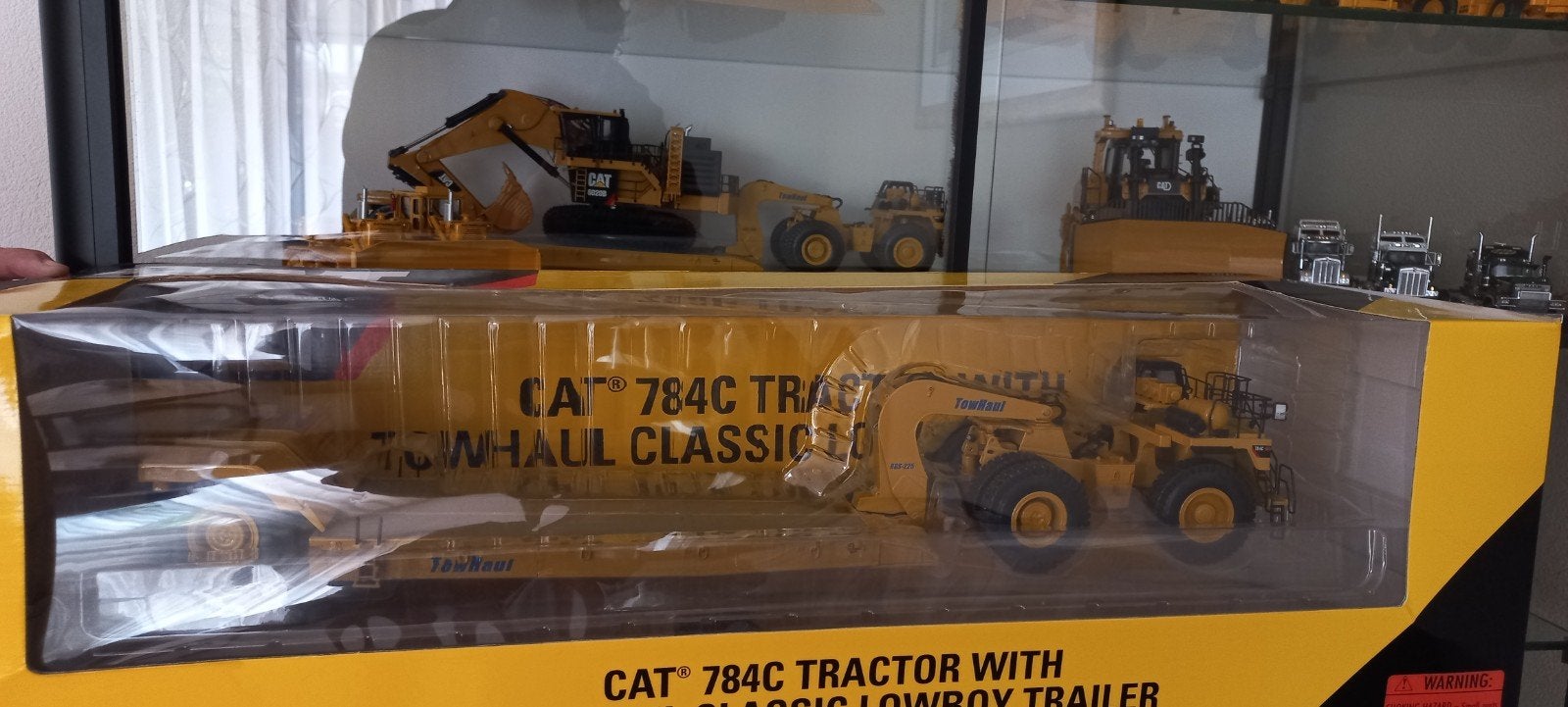 CAT 784C Tractor met TowHaul Classic Lowboy Trailer, Hobby en Vrije tijd, Modelbouw | Auto's en Voertuigen, 1:50 of kleiner, Nieuw