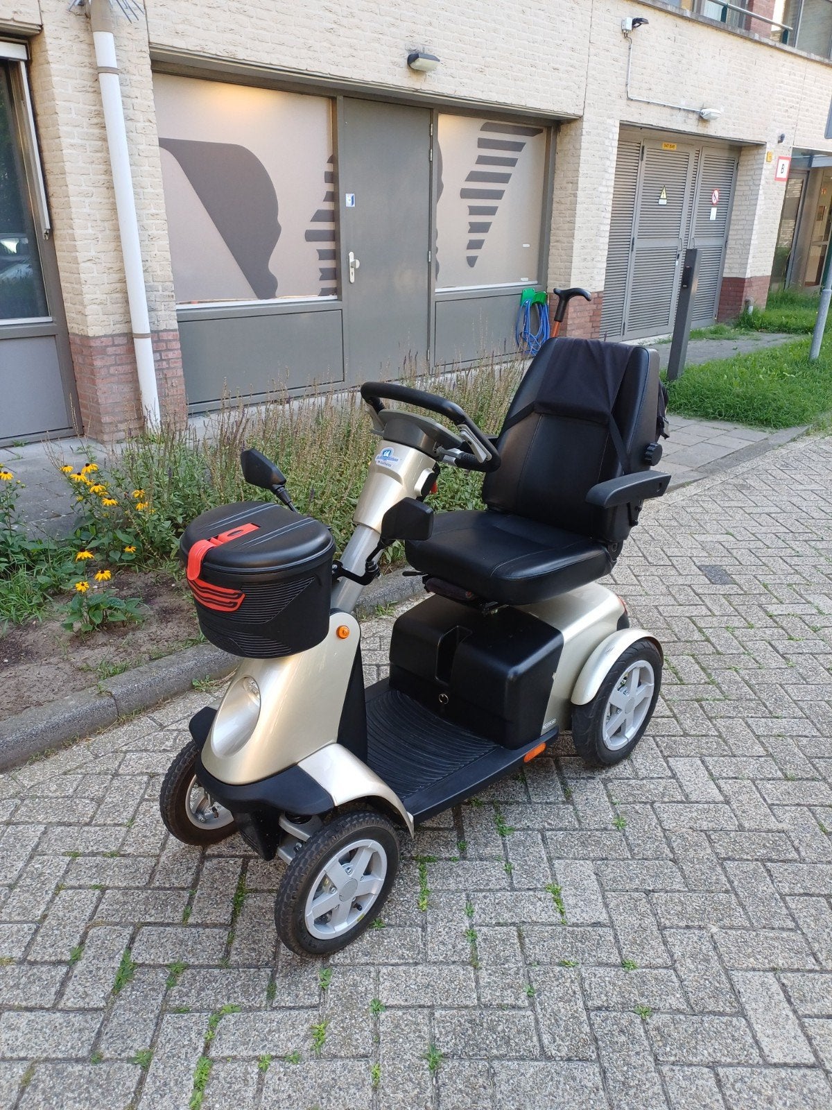 Sterling Scootmobiel trophy 6- 4 wielen 16km per uur, Ophalen, Sterling