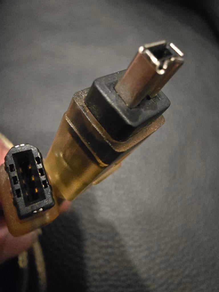 FireWire 400 naar FireWire 800 kabel (IEEE 1394), Ophalen of Verzenden, Gebruikt, Minder dan 2 meter, Overige kabels