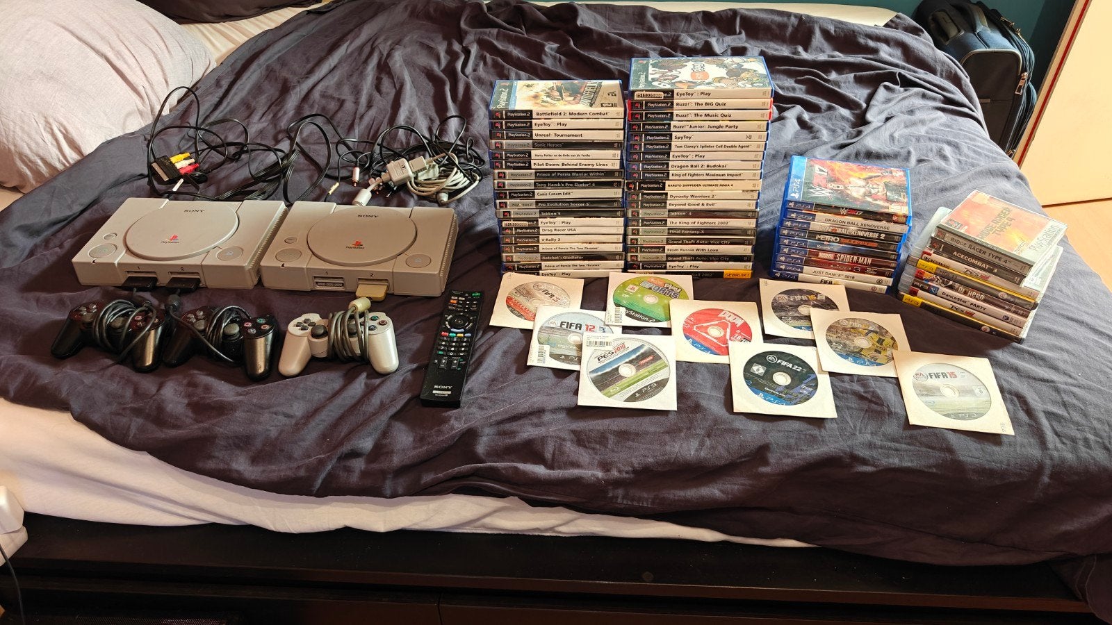 PlayStation Collectie: PS1, PS2, PS3, PS4. Consoles & Games, Spelcomputers en Games, Ophalen of Verzenden, Gebruikt, Met 3 controllers of meer