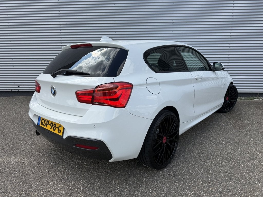 BMW 1-serie 118i Ed. M-sport Automaat climate Cruise 20"LMT, Auto's, Gebruikt, Euro 6, 1290 kg, Alcantara