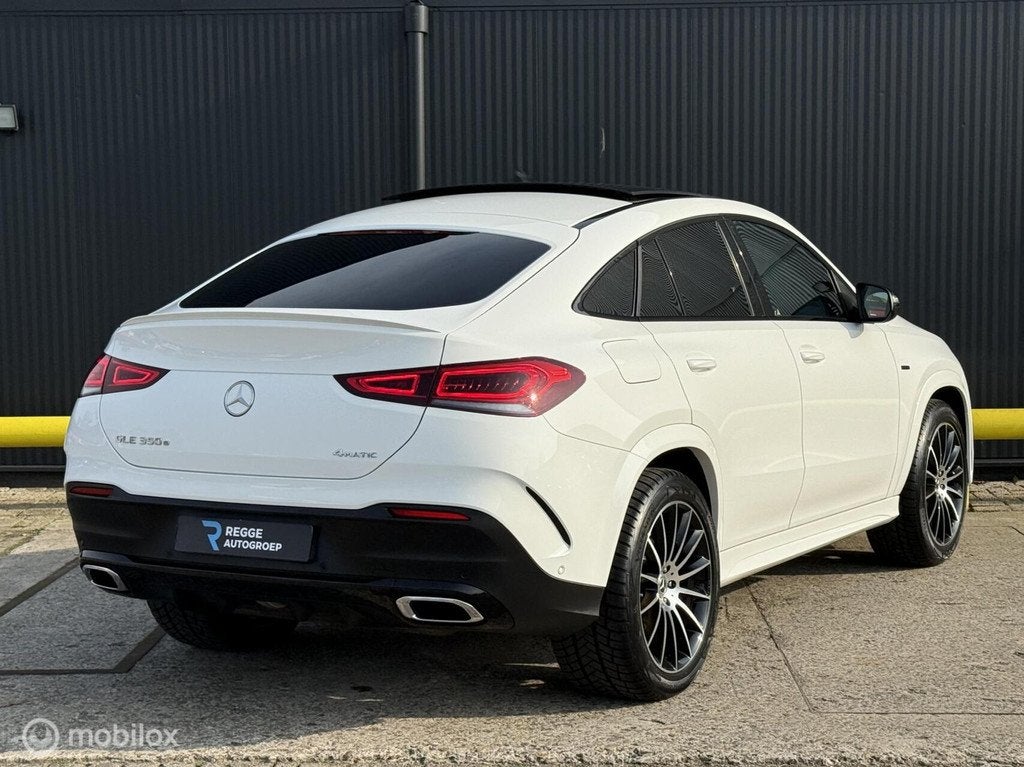 Mercedes GLE-klasse 350 e 4MATIC AMG-PAKKET FABRIEKSGARANTIE, Auto's, Gebruikt, Euro 6, 4 cilinders, 2525 kg