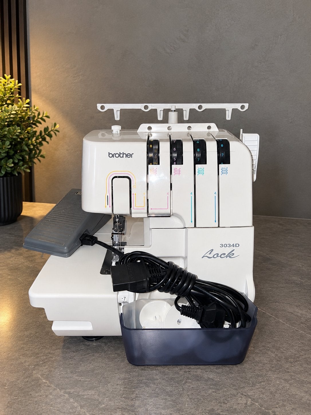Brother 3034D Lock overlock lochmachine, Ophalen of Verzenden, Zo goed als nieuw, Lockmachine, Brother