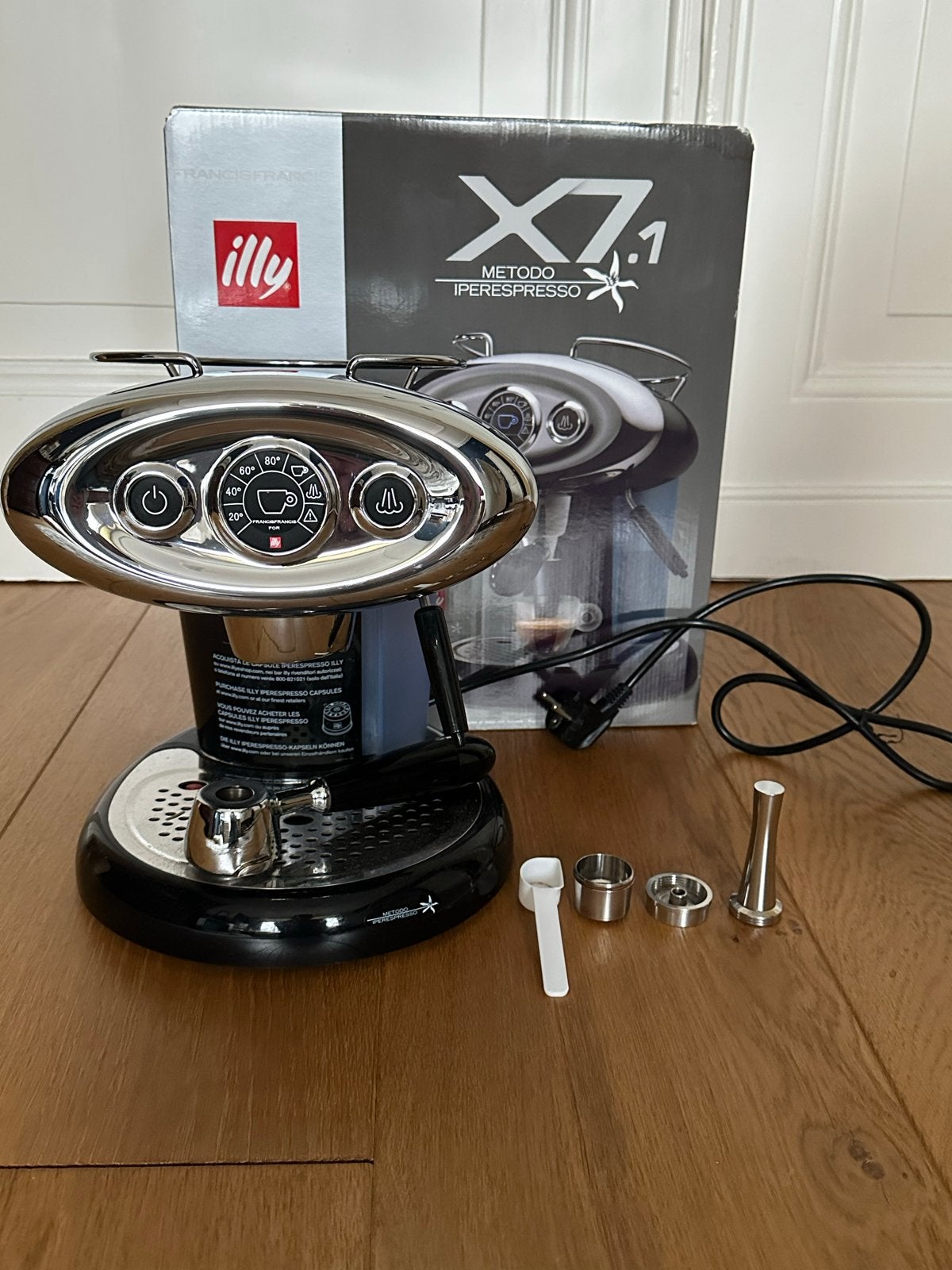 Illy Francis Francis X7.1 Espressomachine + hervulbare capsu, Stoompijpje, Koffiepads en cups, Gebruikt, Espresso apparaat