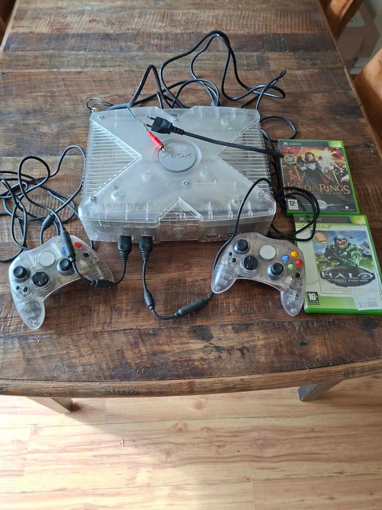 Xbox crystal, Spelcomputers en Games, Spelcomputers | Xbox Original, Ophalen of Verzenden, Zo goed als nieuw, Met 2 controllers