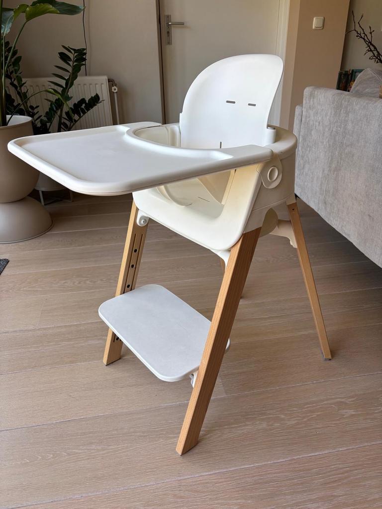 Stokke kinderstoel - Meegroeistoel met eetblad, Kinderen en Baby's, Kinderstoelen, Gebruikt, Meegroeistoel, Aanschuifbaar, Ophalen