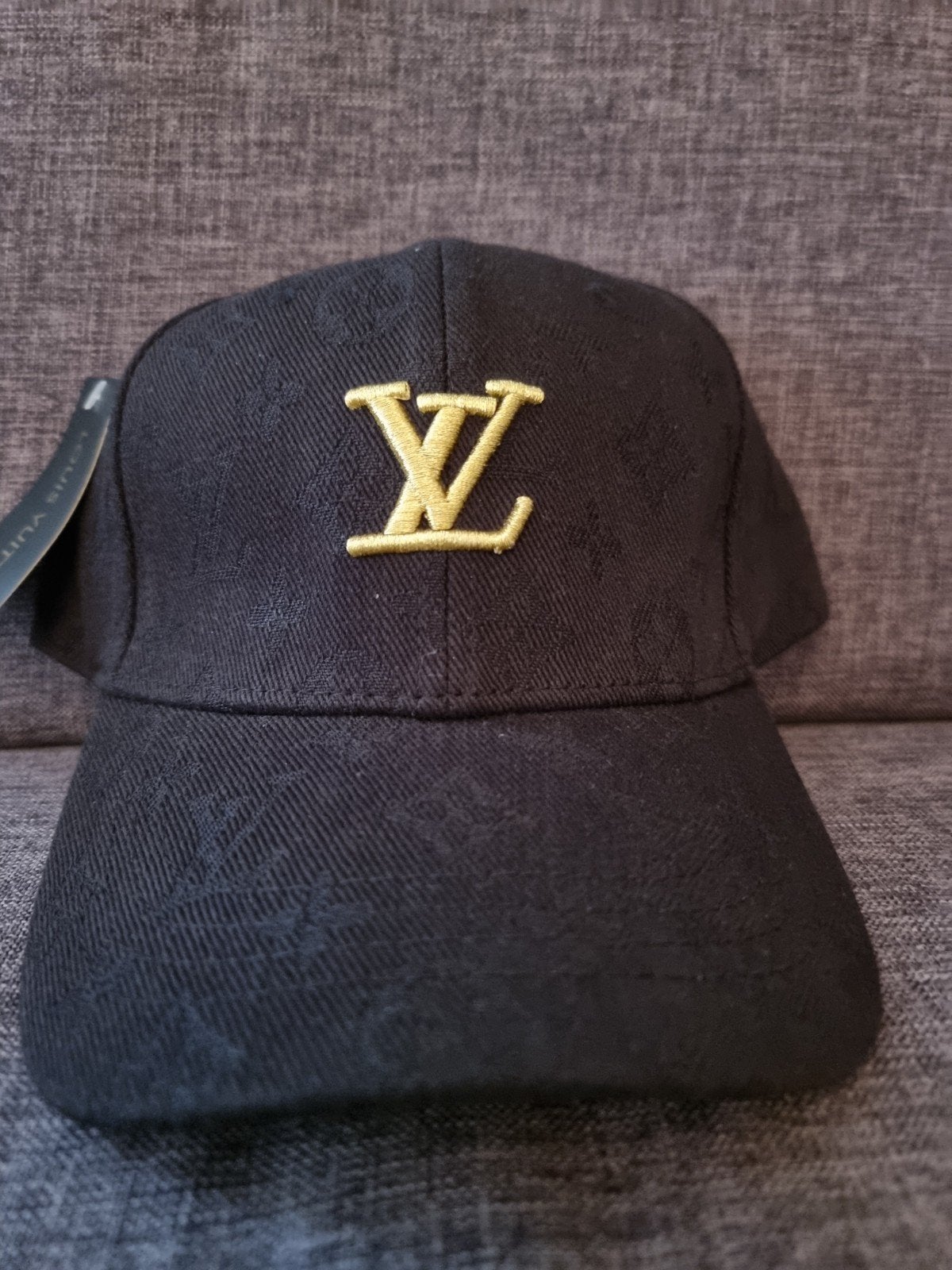 Louis Vuitton Pet Zwart met Gouden Logo, Ophalen, Nieuw, One size fits all, Pet