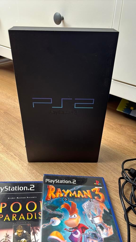 Playstation 2 inclusief spellen en controllers., Spelcomputers en Games, Spelcomputers | Sony PlayStation 2, Ophalen, Zo goed als nieuw