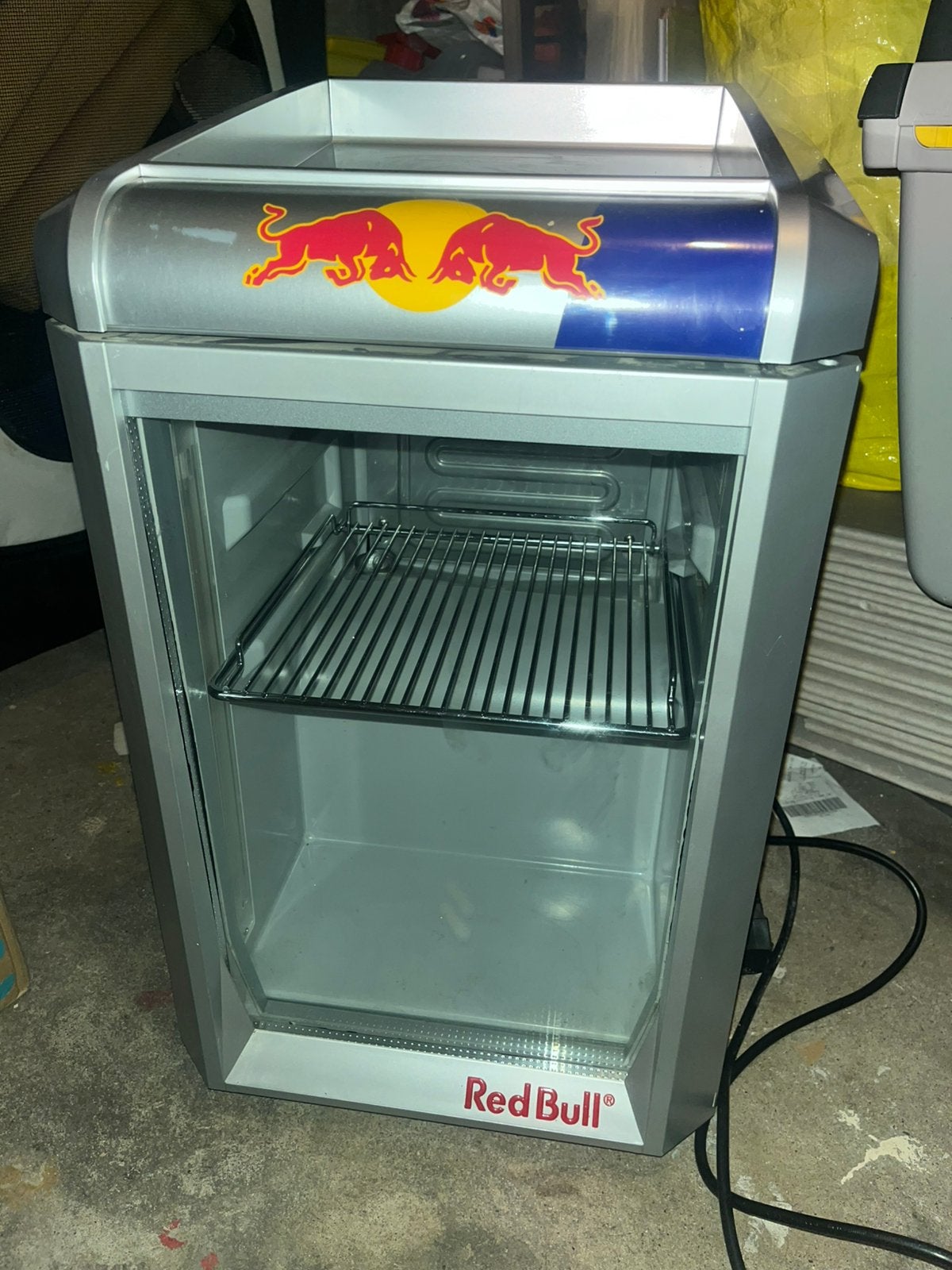 Red Bull koelkast mini, Ophalen, Zonder vriesvak, Minder dan 45 cm, Minder dan 85 cm