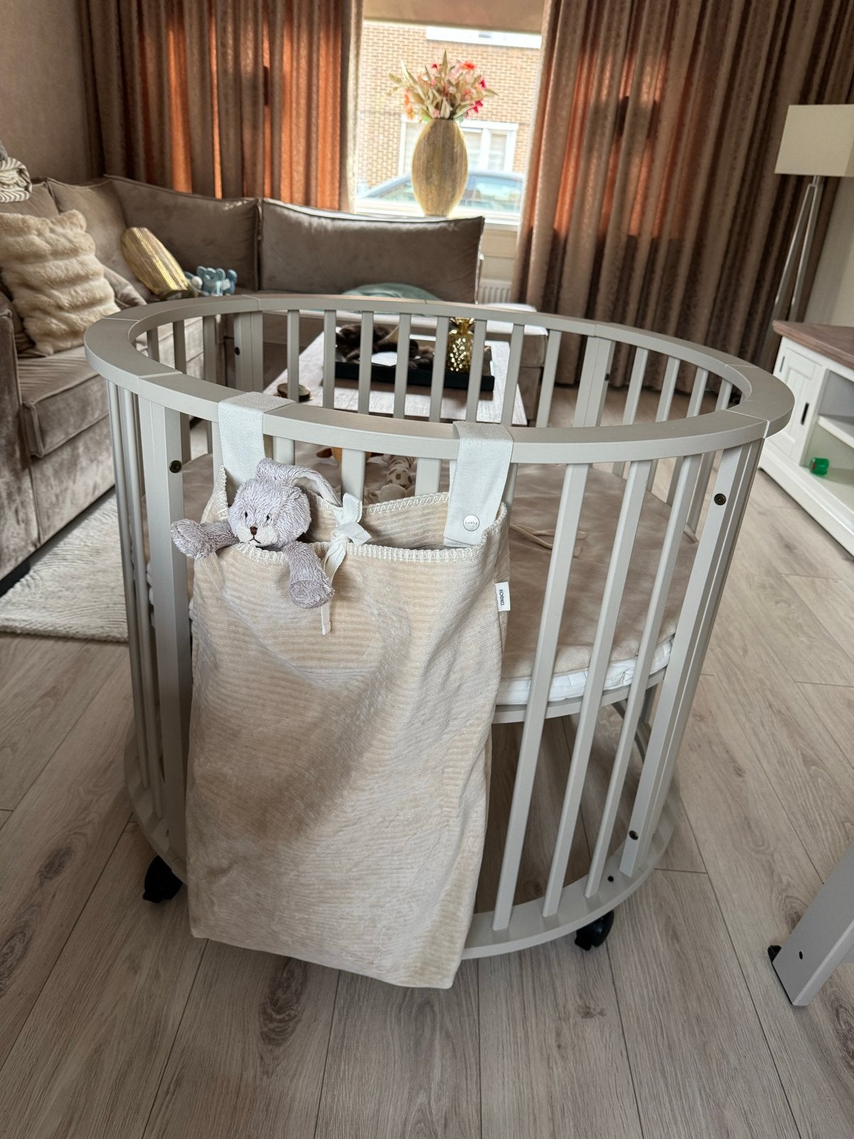 Ovale box met matras en accessoires, Ophalen, Zo goed als nieuw, Ledikant