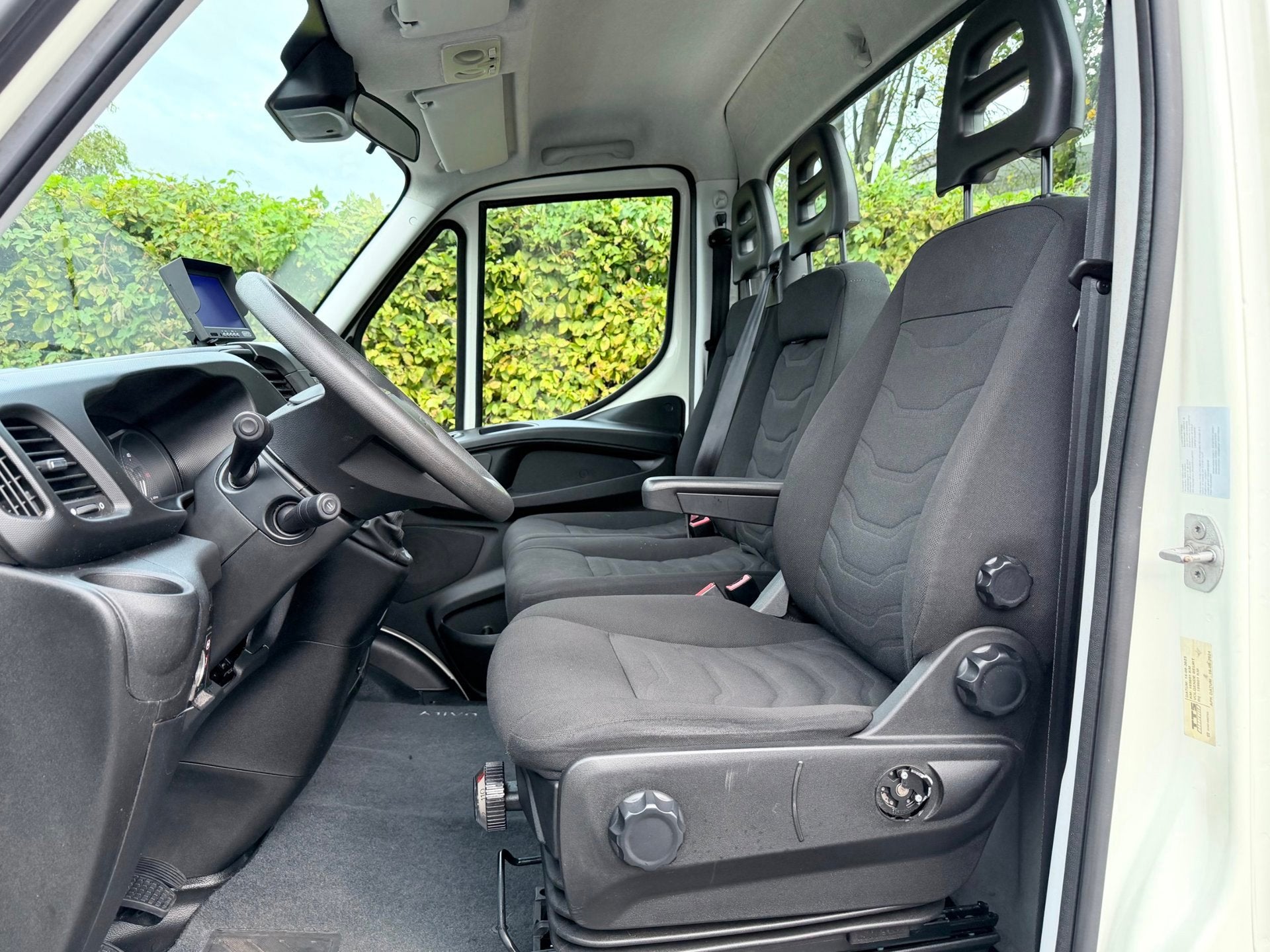 Iveco Daily 40C17 3.0 BE Trekker 9.5T |, Auto's, Electronic Stability Program (ESP), Euro 5, Gebruikt, Zwart