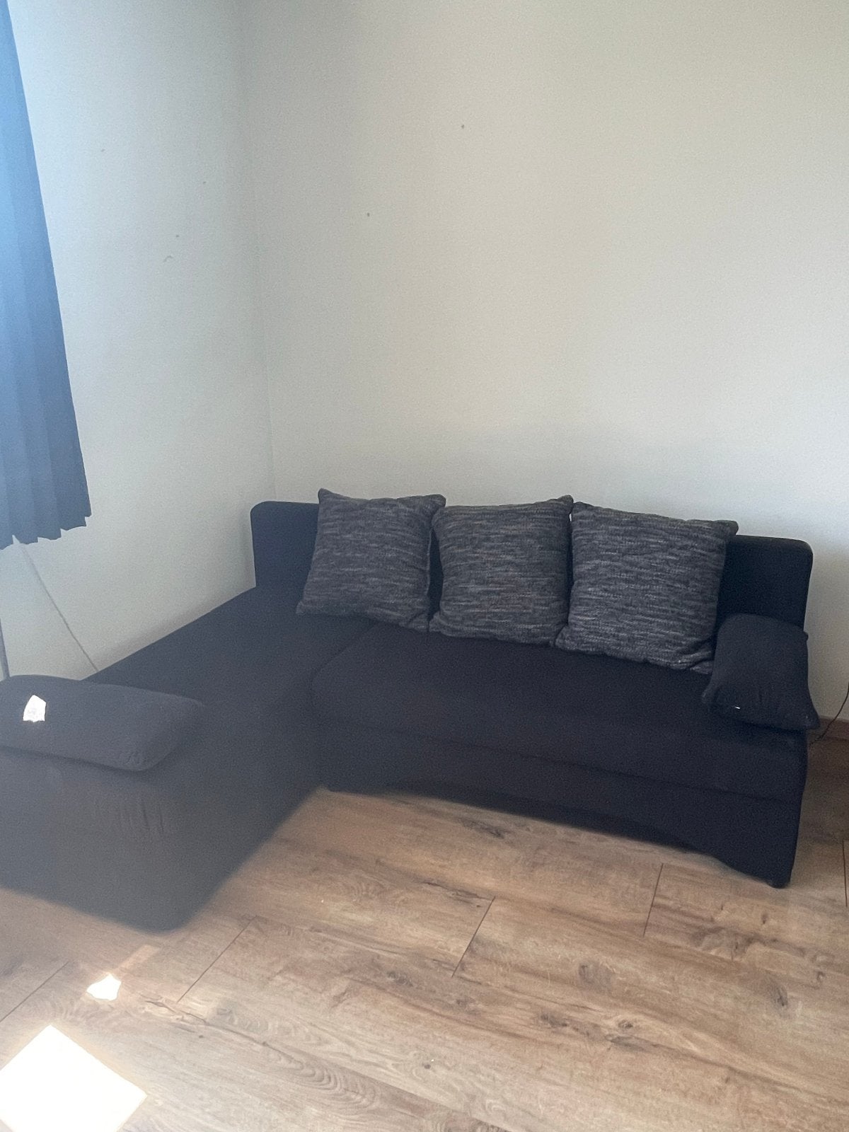 Zwarte stoffen hoek/slaapbank - 190x150 cm, Ophalen, Gebruikt, 125 tot 150 cm, 150 tot 200 cm