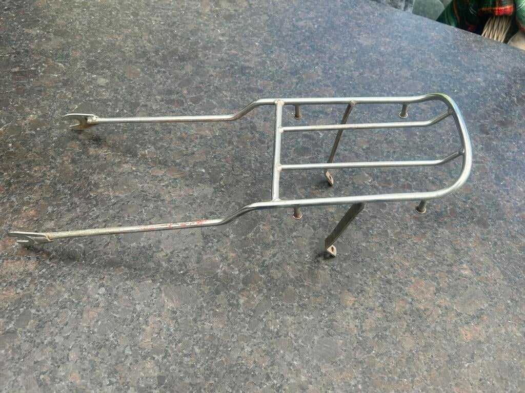 Yamaha FS1 achterrek met spatbord steunen, Fietsen en Brommers, Brommeronderdelen | Oldtimers, Overige typen, Yamaha, Zo goed als nieuw