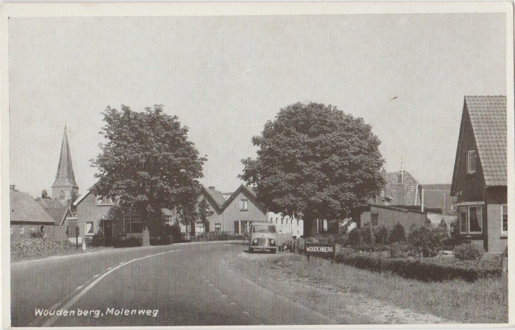 Woudenberg (U) Molenweg met plaatsnaambord., Ophalen, 1940 tot 1960, Ongelopen, Utrecht