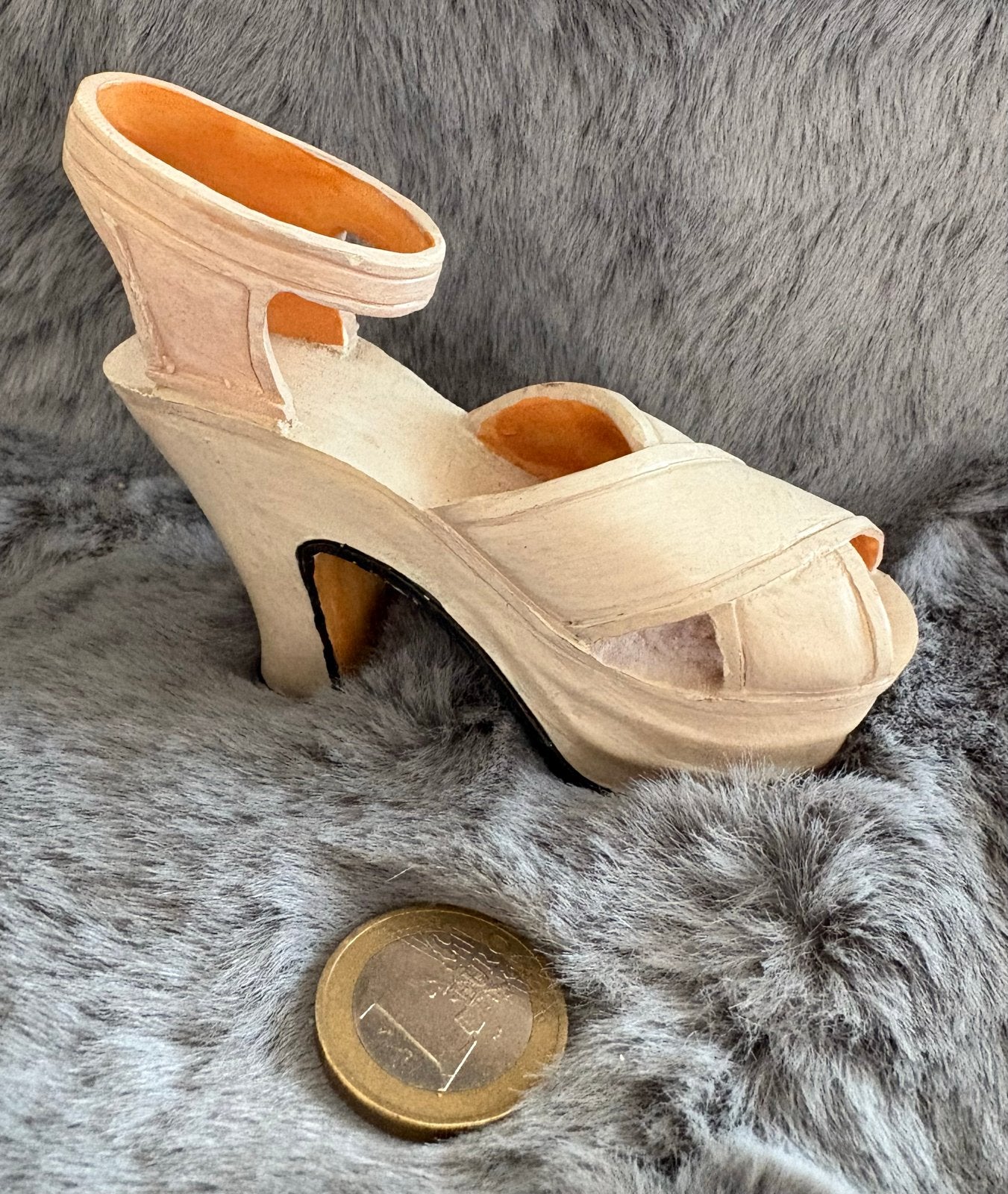 Decoratieve miniatuur just the right shoe hoge hak - Beige, Verzamelen, Ophalen of Verzenden, Nieuw