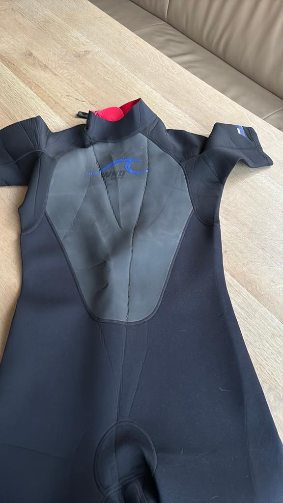 Windgear shorty 2mm, Ophalen of Verzenden, Zo goed als nieuw, Heer, Wetsuit