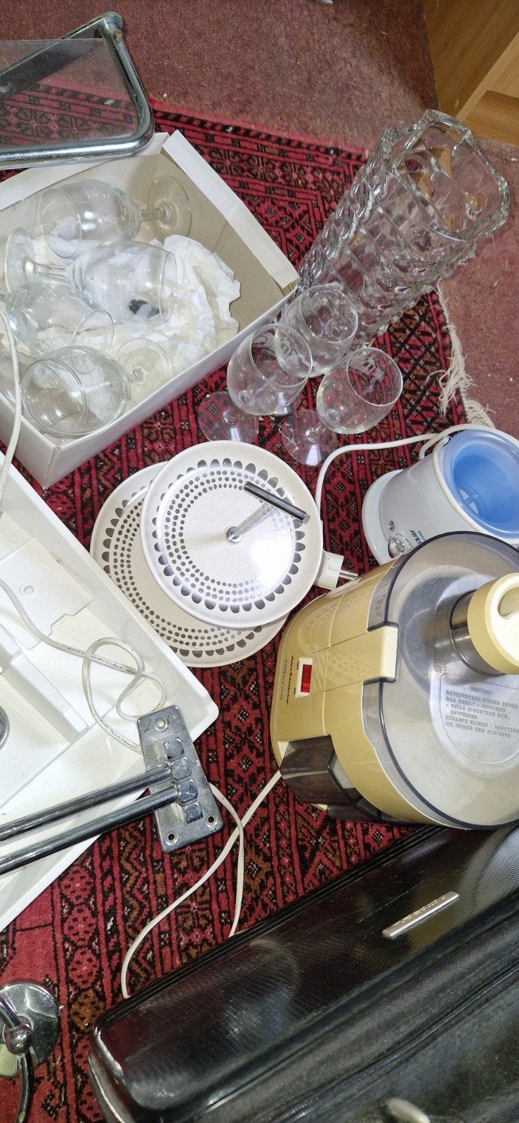 Rommelmarkt spullen moet snel weg, Ophalen