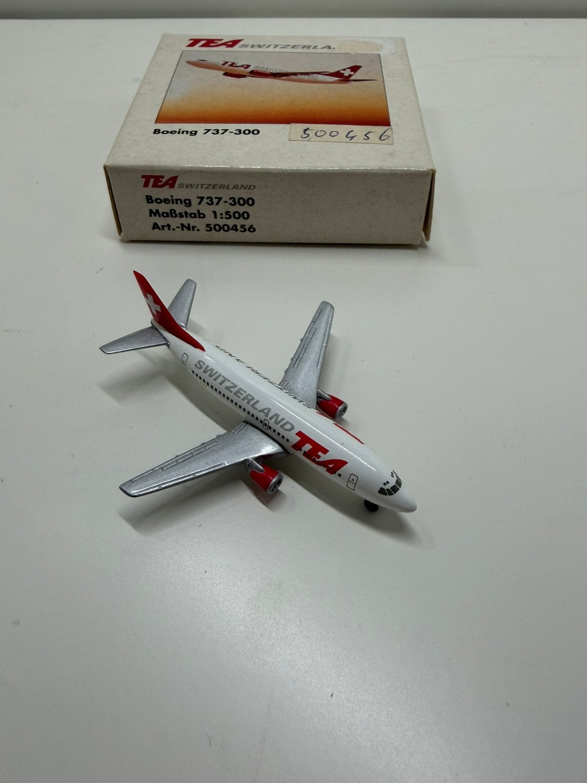 Herpa Tea Switzerland 737-300 1:500, Ophalen of Verzenden, Nieuw, Schaalmodel