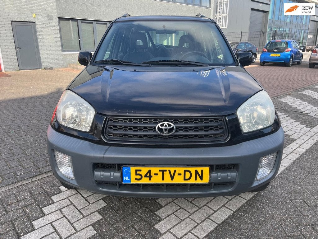 Toyota RAV4 1.8-16V VVT-i Luna, Auto's, Toyota, Voorwielaandrijving, Gebruikt, 4 cilinders, Zwart
