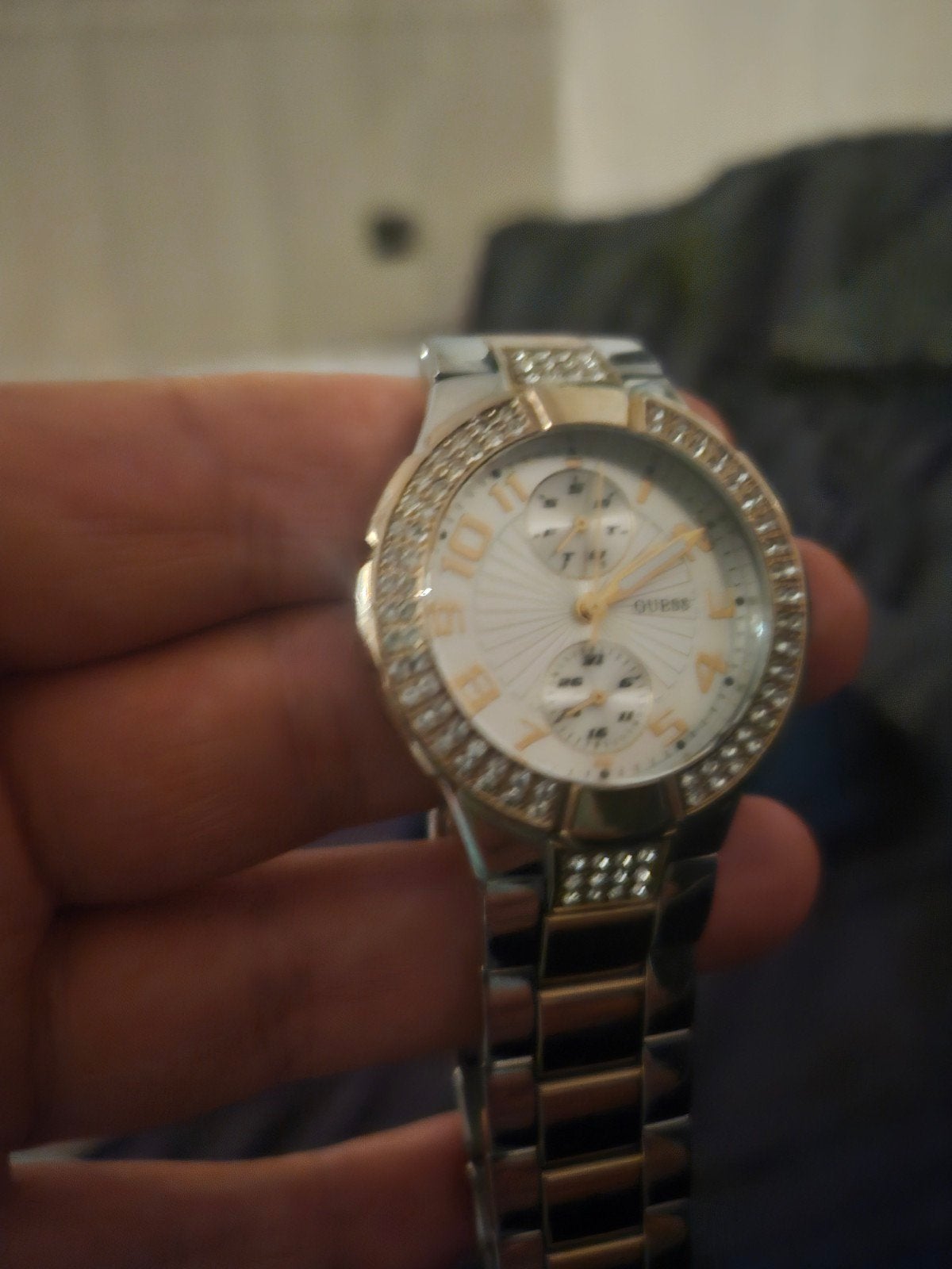 Guess Dameshorloge met Strass - Zo goed als nieuw, Sieraden, Tassen en Uiterlijk, Horloges | Dames, Ophalen, Staal, Zakhorloge