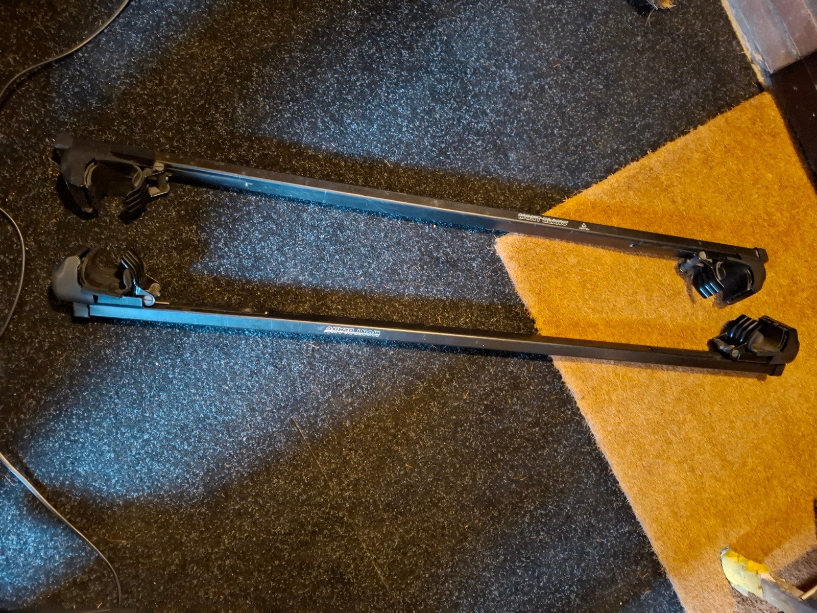 2x dakdragers, zwart, mont blanc!, Ophalen