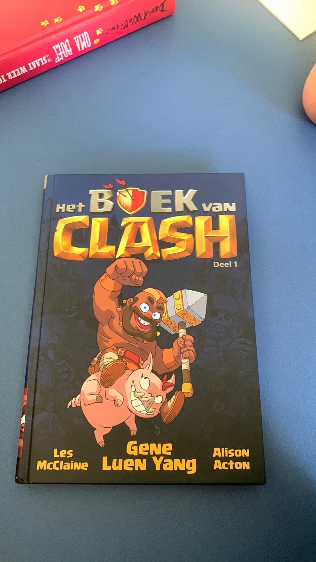 Clash boek, Ophalen of Verzenden, Zo goed als nieuw, Fictie algemeen