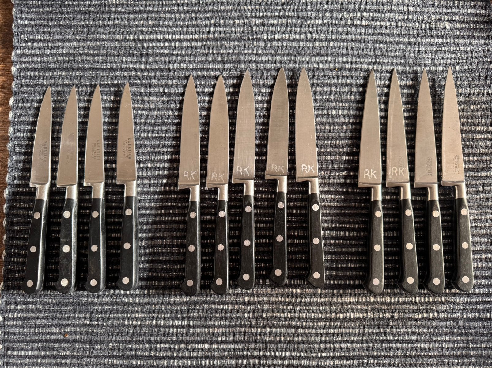 13 Sabatier keukenmesjes, 3 verschillende soorten, Ophalen of Verzenden, Gebruikt, Rvs of Chroom