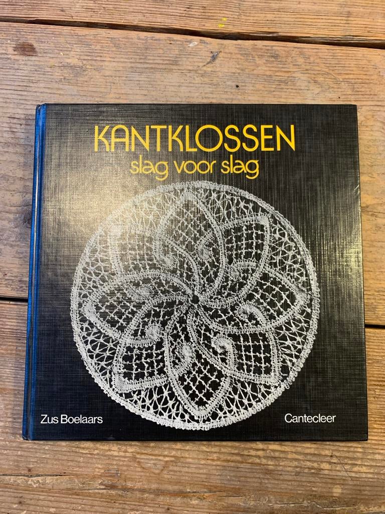 Kantklossen slag voor slag - Boek met heldere uitleg en patr, Ophalen of Verzenden, Gebruikt, Boek of Tijdschrift