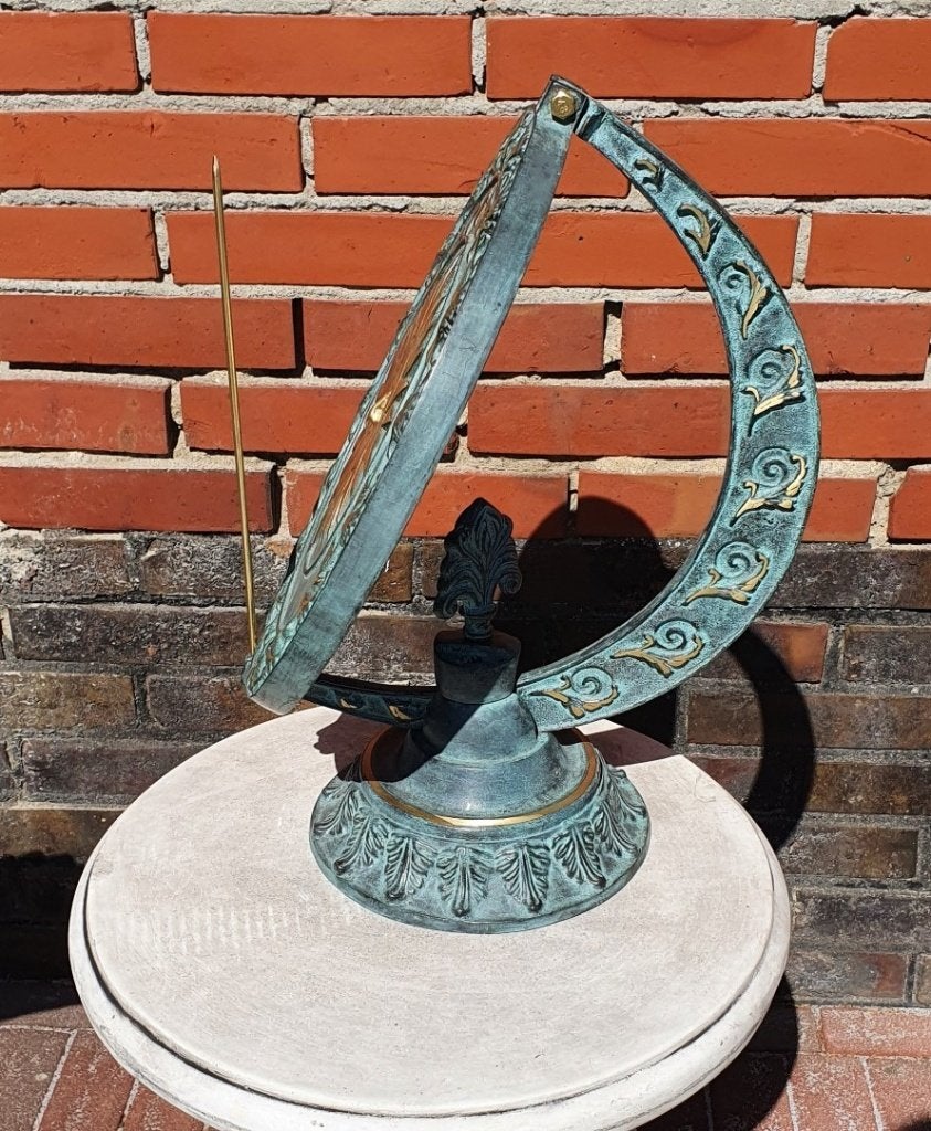prachtige bronzen ZONNEWIJZER op standard / brons/ OPRUIMING, Tuin en Terras, Zonnewijzers, Huis en tuin decoratie Marie, Nieuw