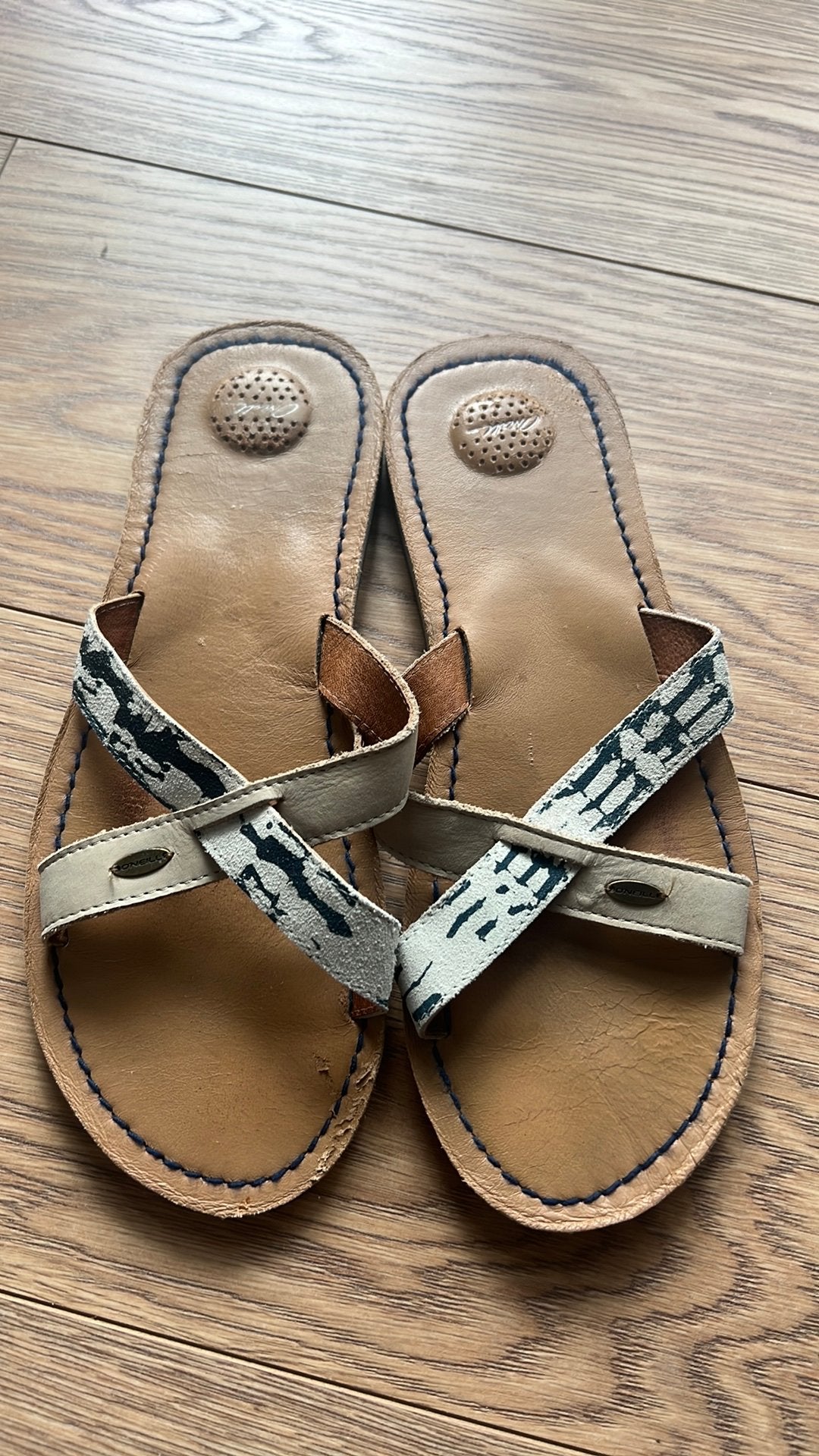 ONEILL SLIPPERS VAN LEER MAAT 42, Ophalen of Verzenden
