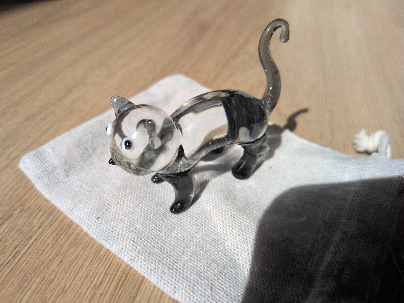 Schattig glazen katje - decoratief beeldje, Meerkleurig, Overige stijlen, Ophalen of Verzenden, Zo goed als nieuw