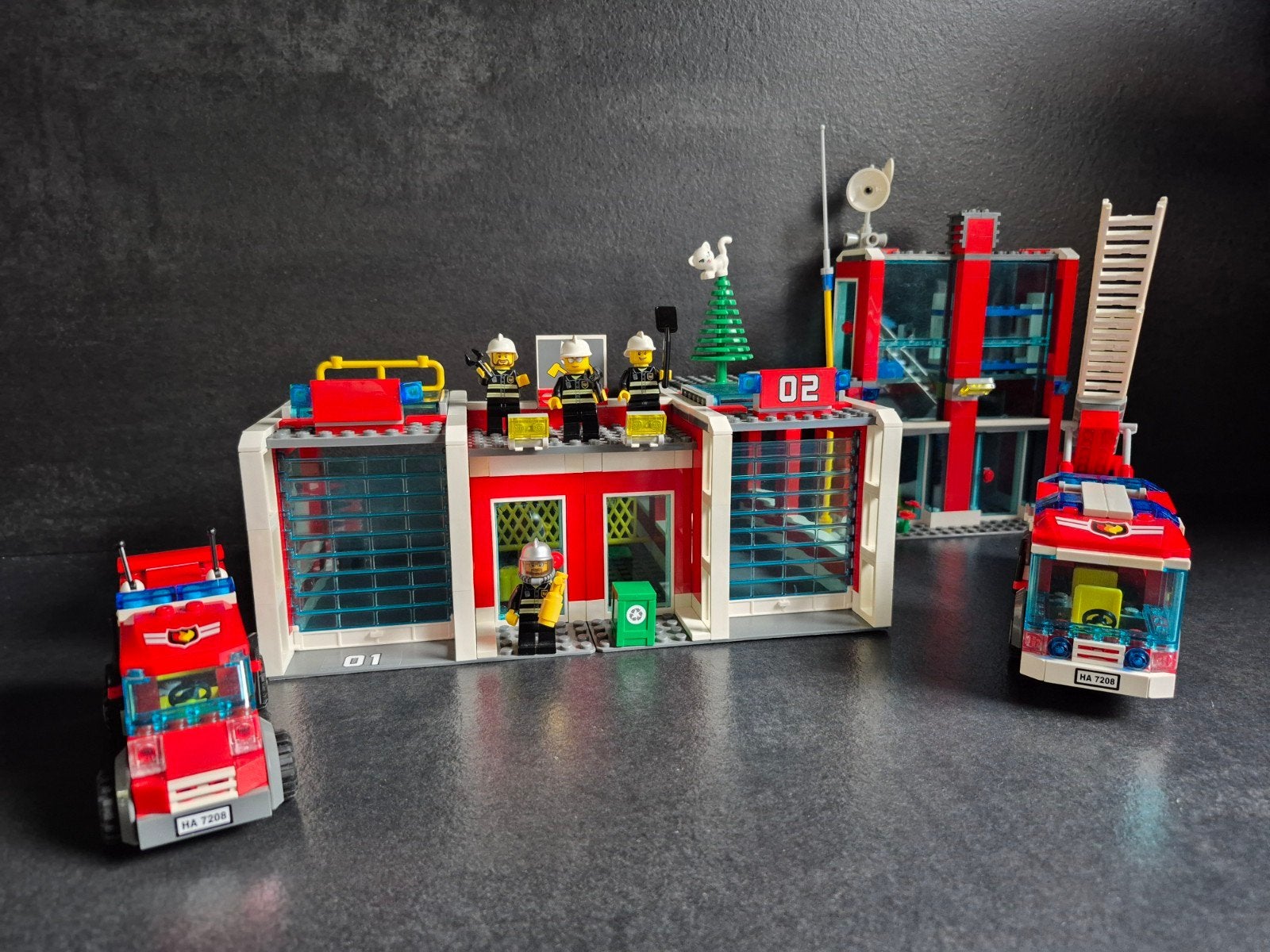 Lego brandweerkazerne 7208 + gratis lego creator 6911, Kinderen en Baby's, Inclusief instructies, Lego, Ophalen of Verzenden, Complete set