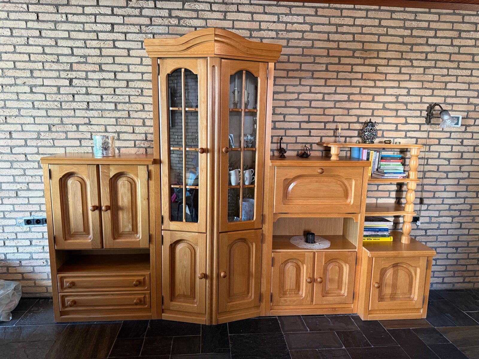 Massief eiken wandmeubel / boekenkast / vitrinekast, Huis en Inrichting, Ophalen, Gebruikt