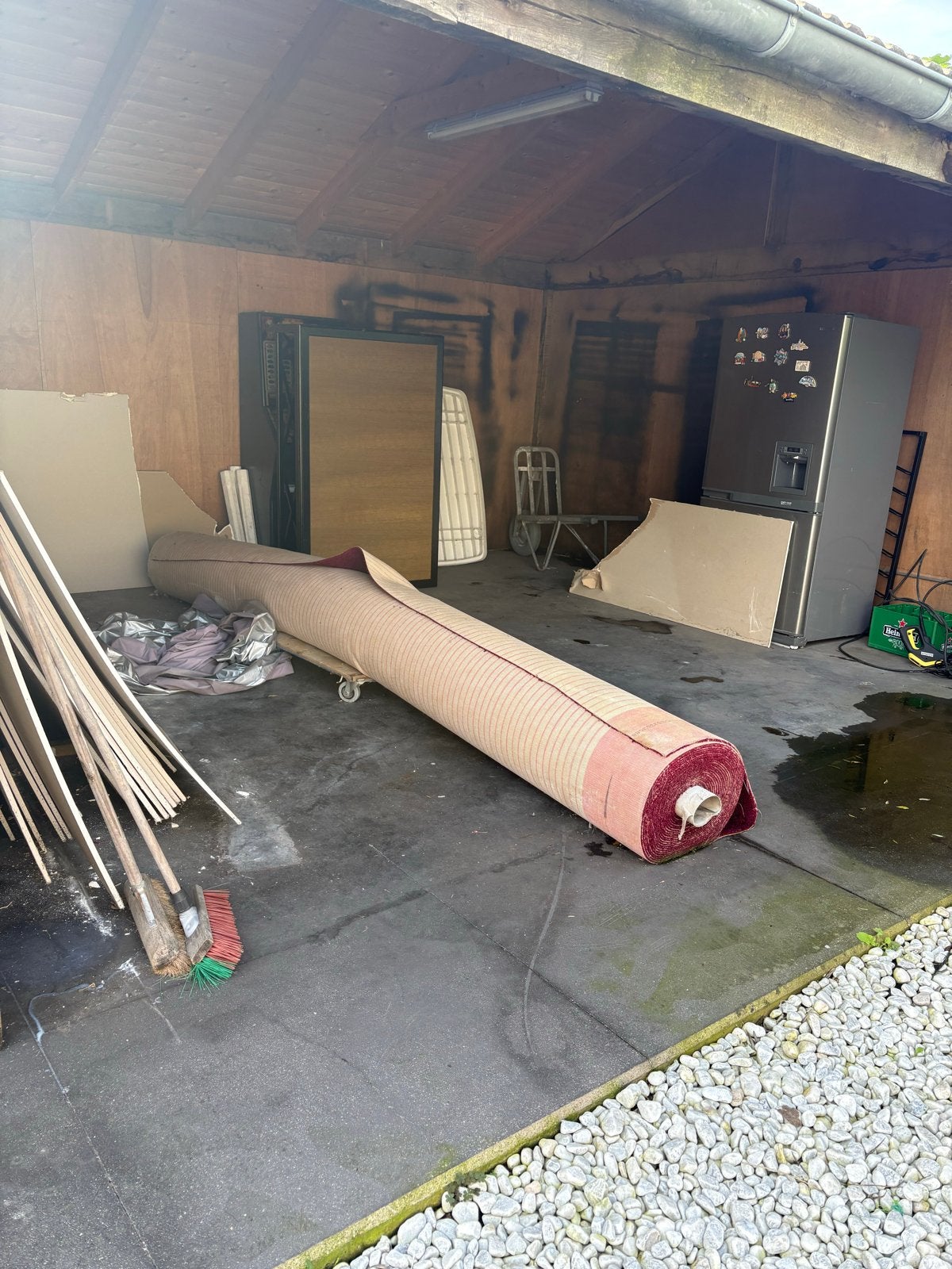 Gloednieuwe Rode Tapijtrol - 15-25 Meter, Huis en Inrichting, Ophalen of Verzenden, Nieuw, Rood