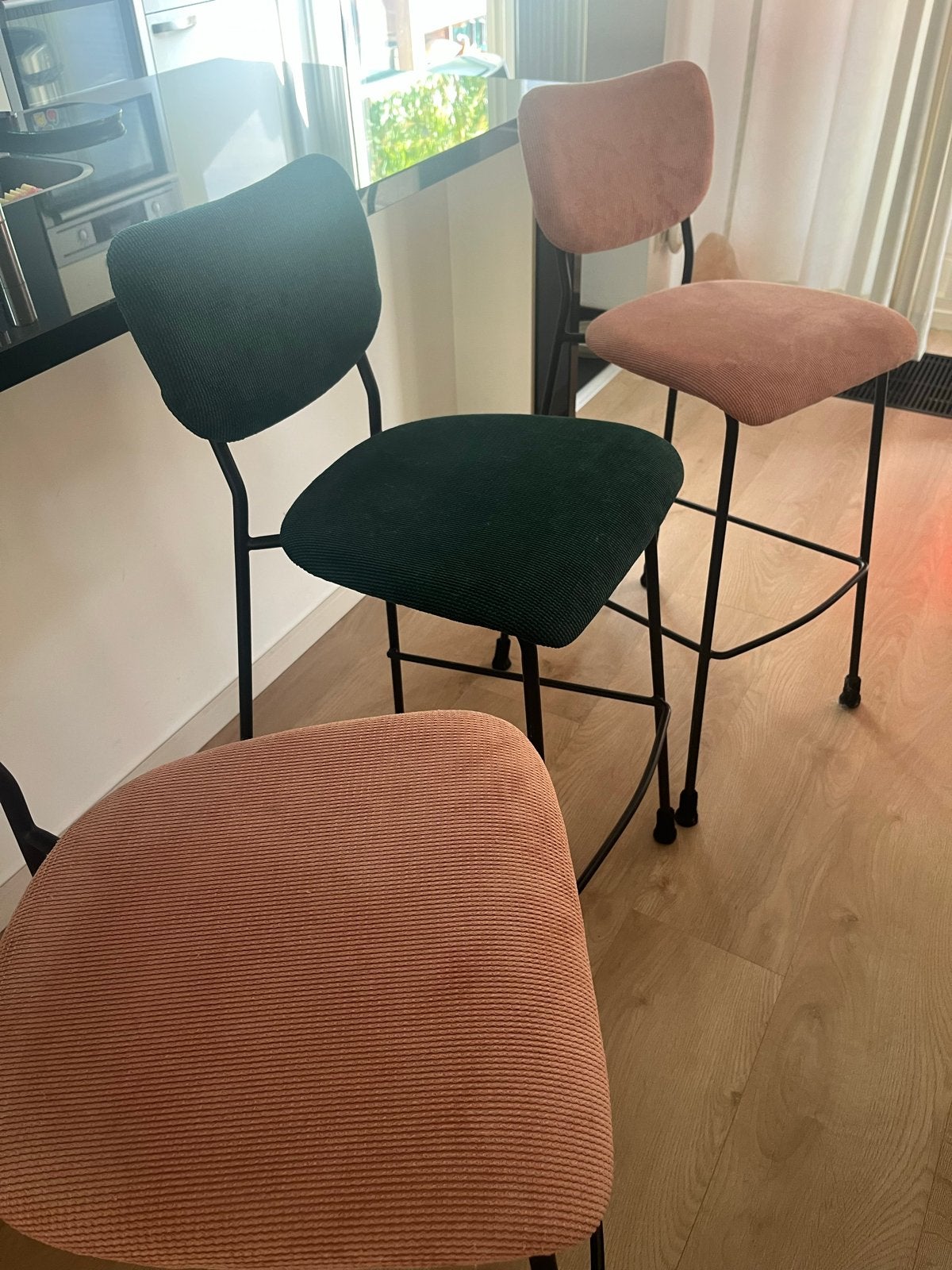 Set van 3 barkrukken (Zuiver) - groen en roze ribstof, Ophalen, Gebruikt, Met voetsteun, 90 cm of meer