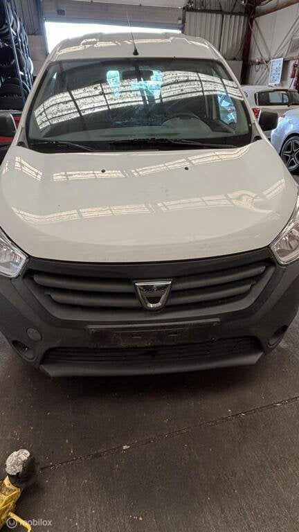 Voorbumper Dacia Dokker bestel ('13-'21), Auto-onderdelen, Carrosserie en Plaatwerk, Gebruikt, Dacia, Voor, Bumper