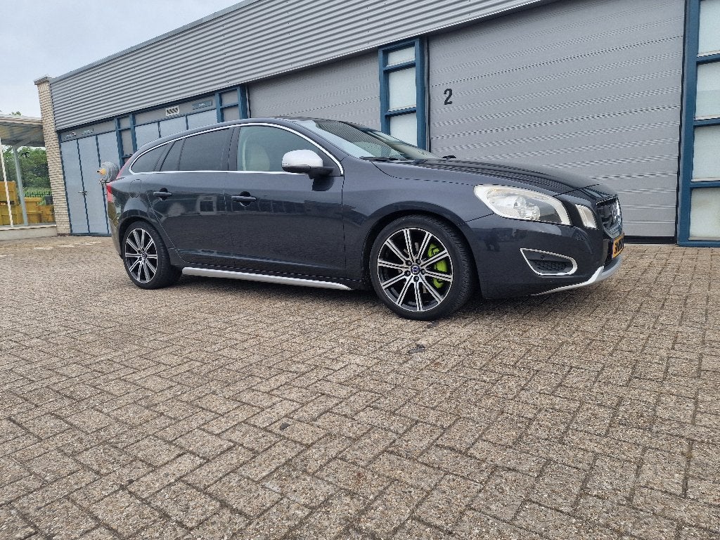 Volvo V60 2.0T 149KW Aut6 2011 Grijs, Auto's, 1502 kg, 1800 kg, 4 cilinders, Particulier