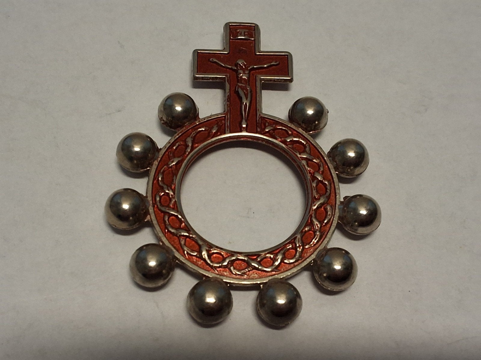 Rozenkransring (Dizainier) met Rood Emaille en Kruisje, Ophalen of Verzenden